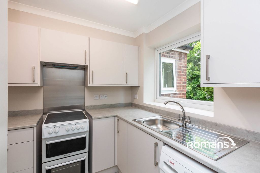 Property photo 3 of 11 Photo