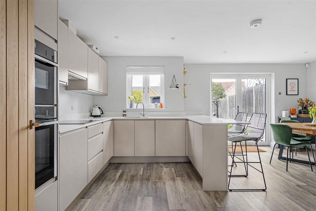 Property photo 3 of 20 36_76073.Jpg