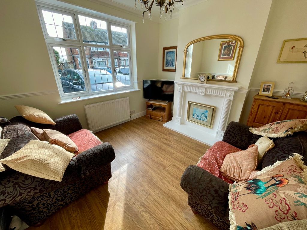 Property photo 2 of 11 4943381