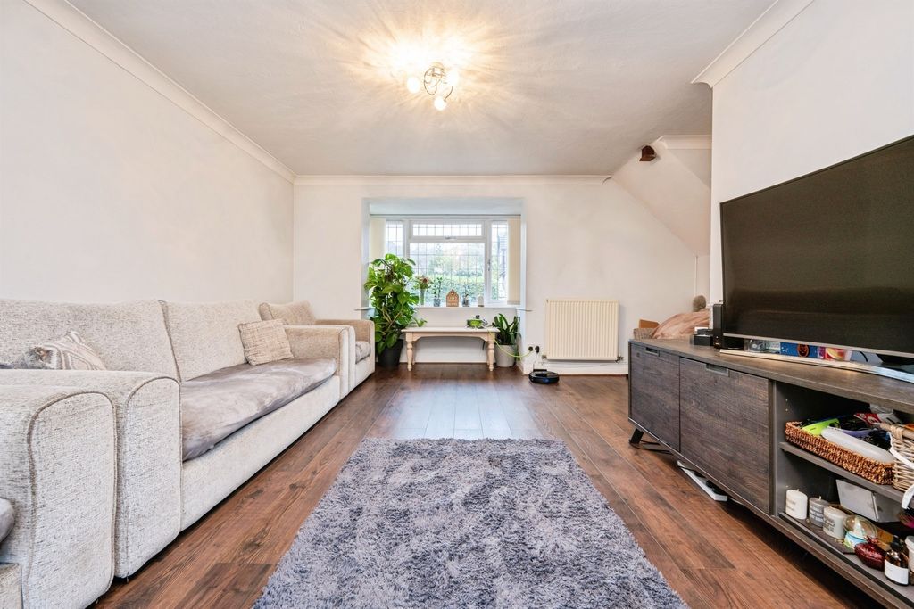 Property photo 3 of 18
