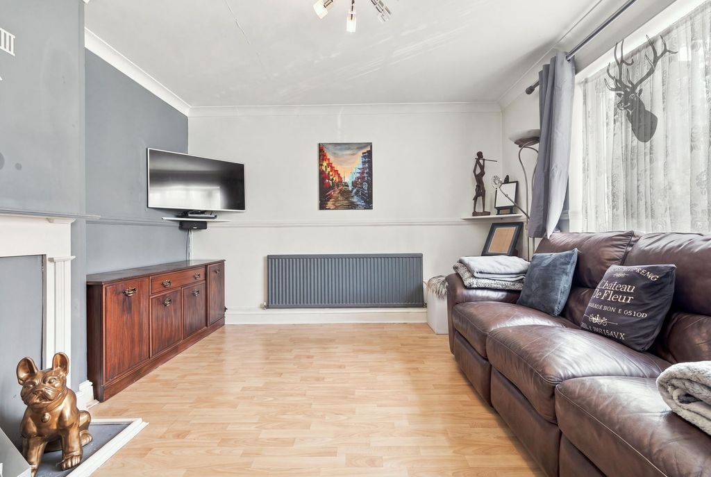 Property photo 3 of 16