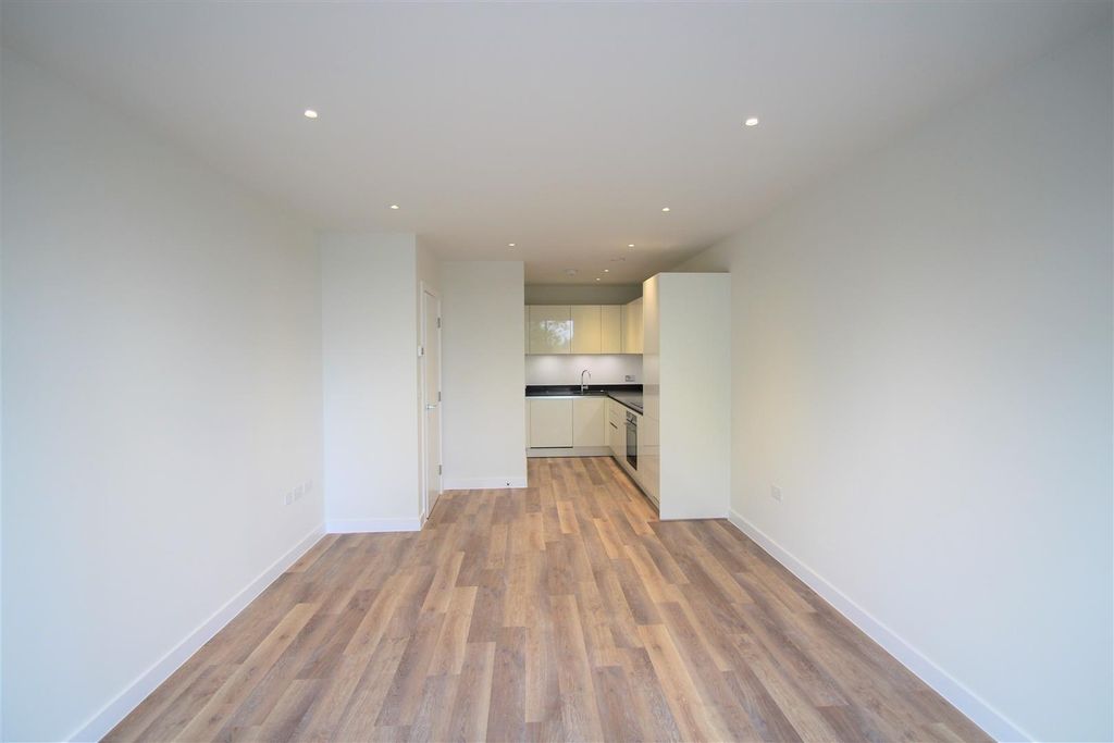 Property photo 2 of 7 Recep + Kit.Jpg