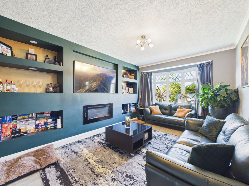 Property photo 2 of 15 5065082