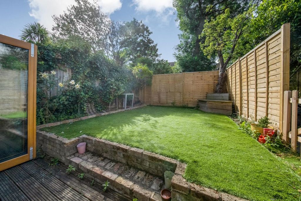 Property photo 2 of 10