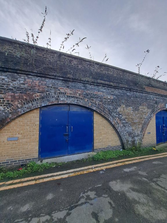Property photo 1 of 1 The Front Of An Arch.