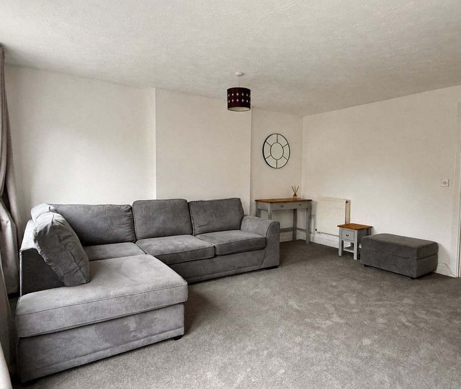 Property photo 3 of 12 Living Room