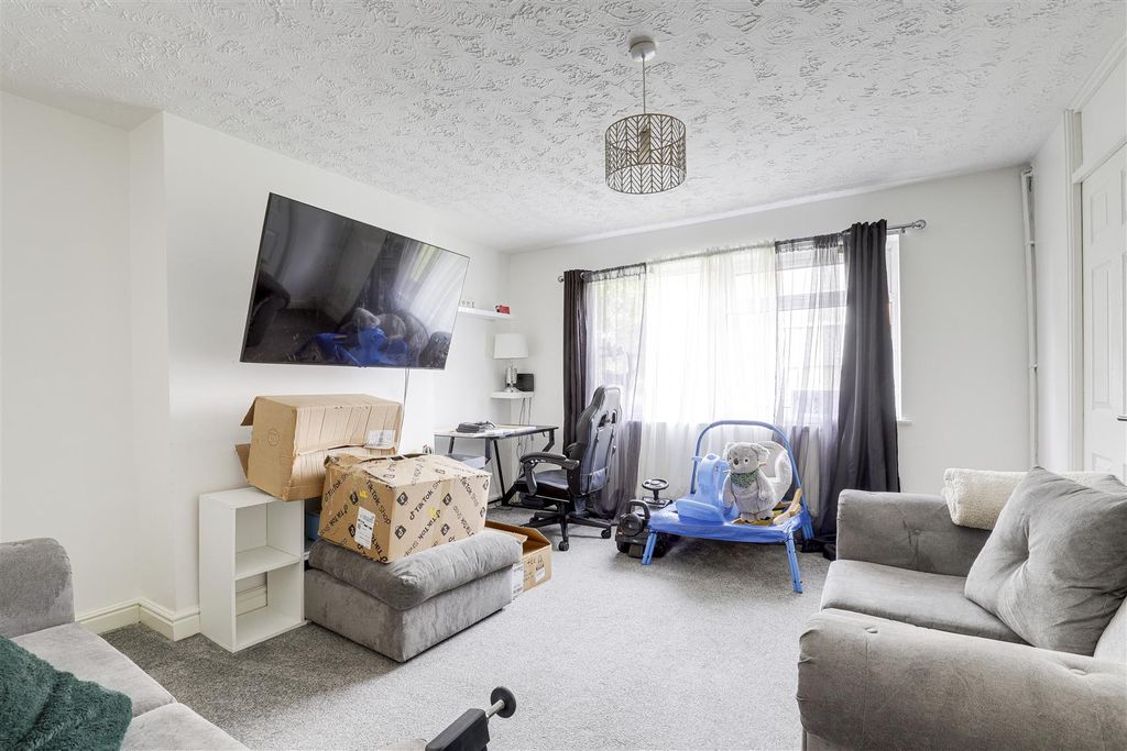 Property photo 3 of 8 7735.Jpg