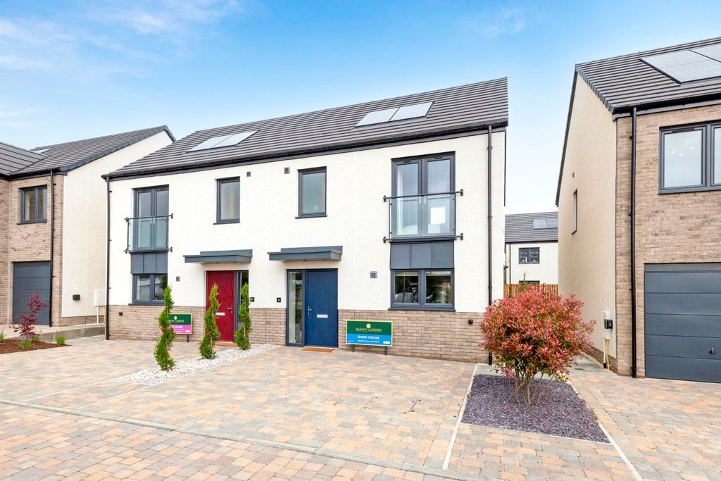 Property photo 3 of 10