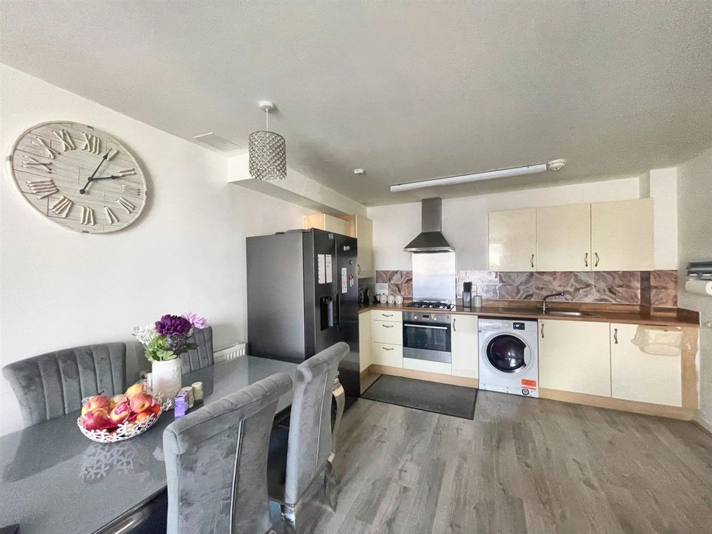 Property photo 3 of 12 Open Plan Living