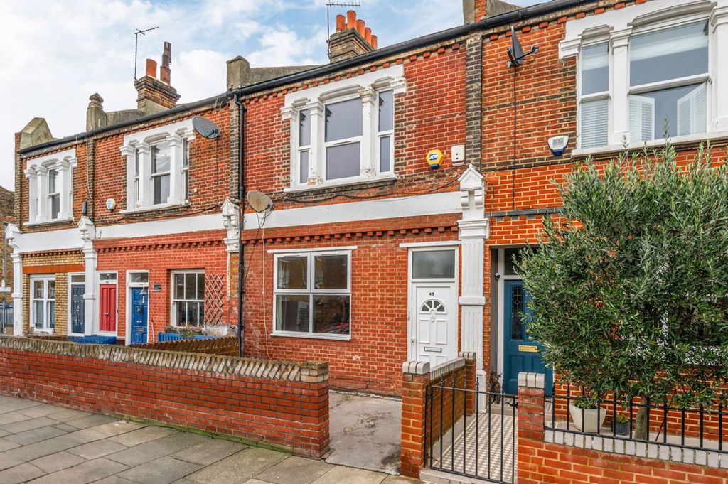 Property photo 1 of 12