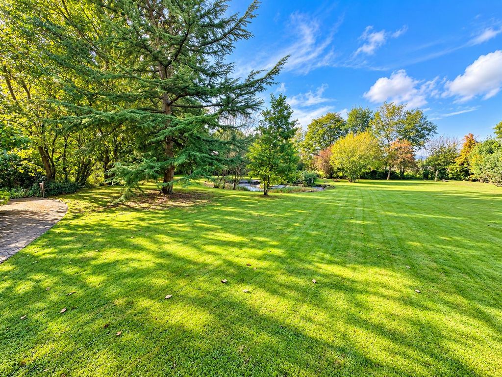 Property photo 3 of 29