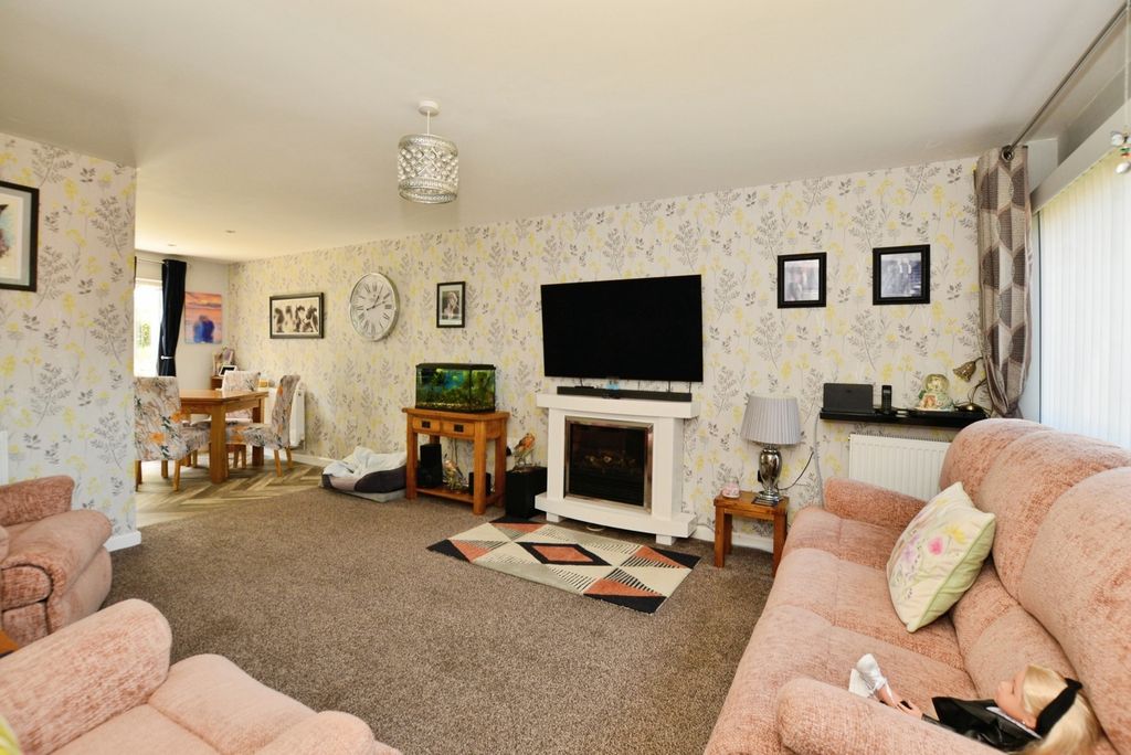 Property photo 2 of 16 Photo