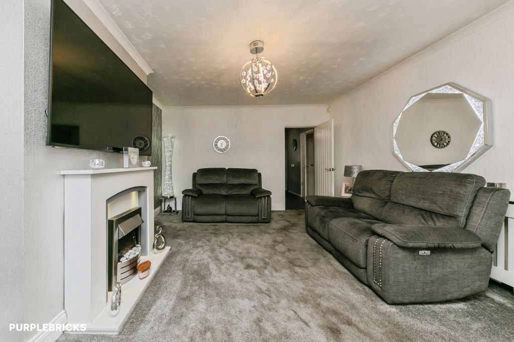 Property photo 3 of 25