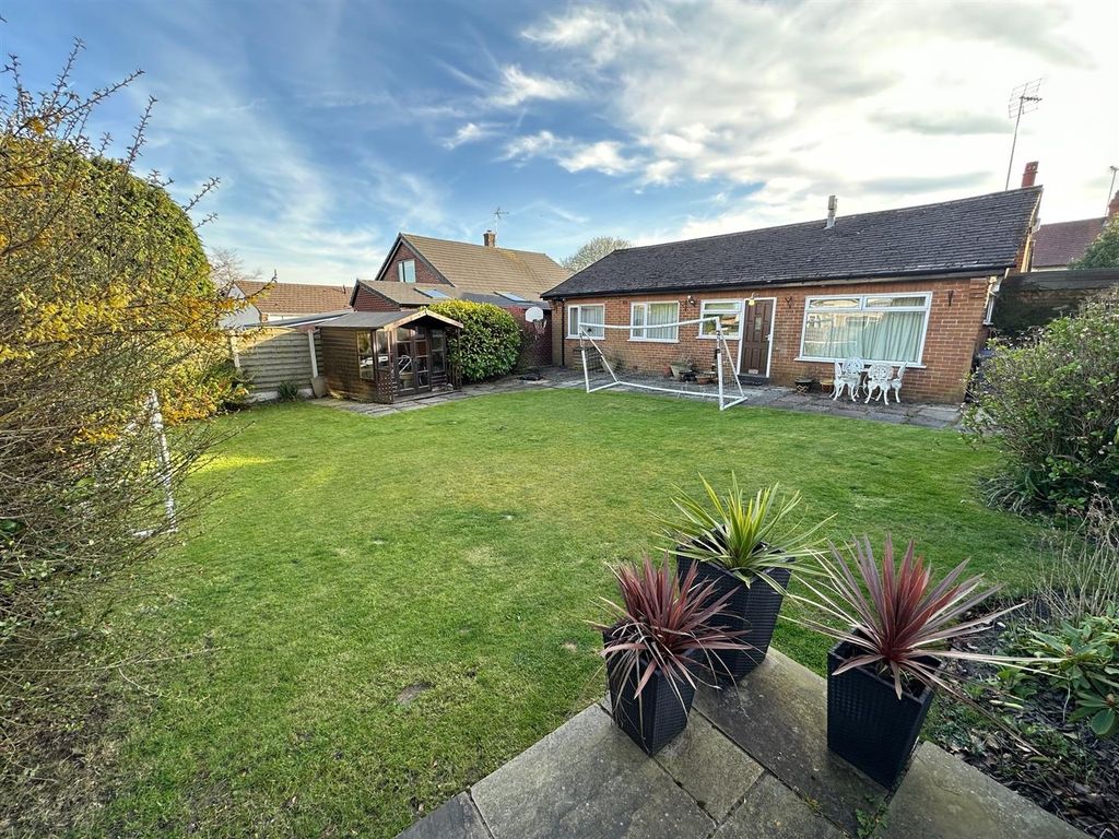 Property photo 3 of 3 89Summerseatlane3.Jpg