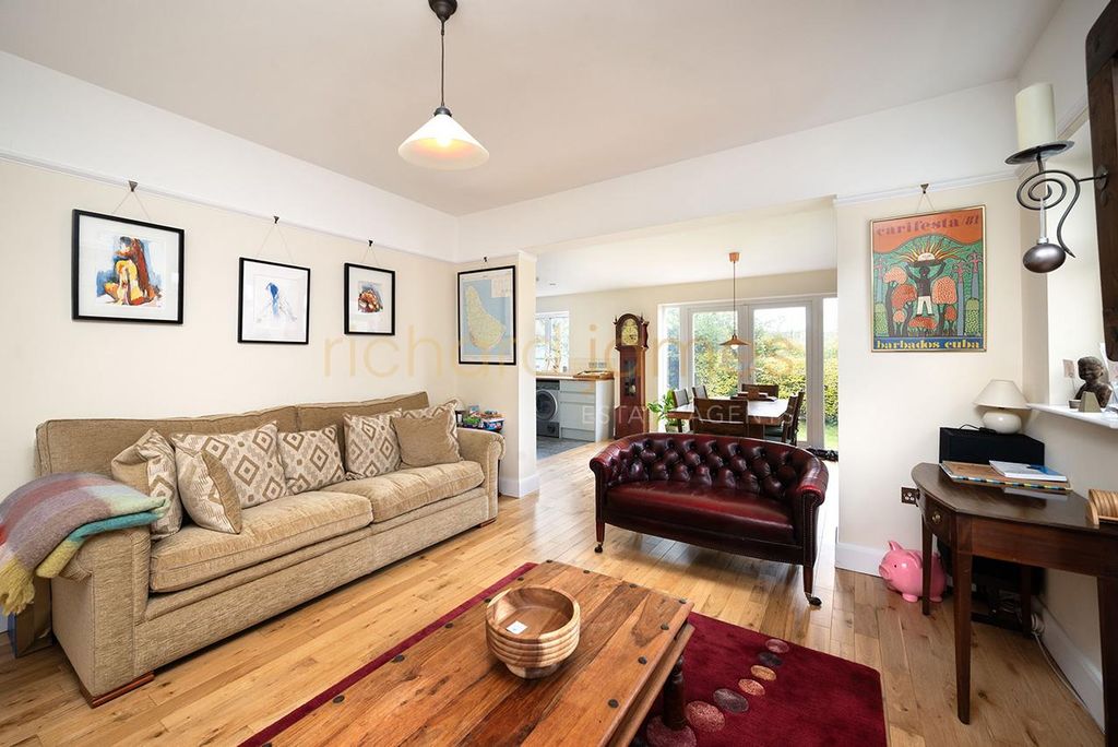 Property photo 3 of 12 W05.Jpg
