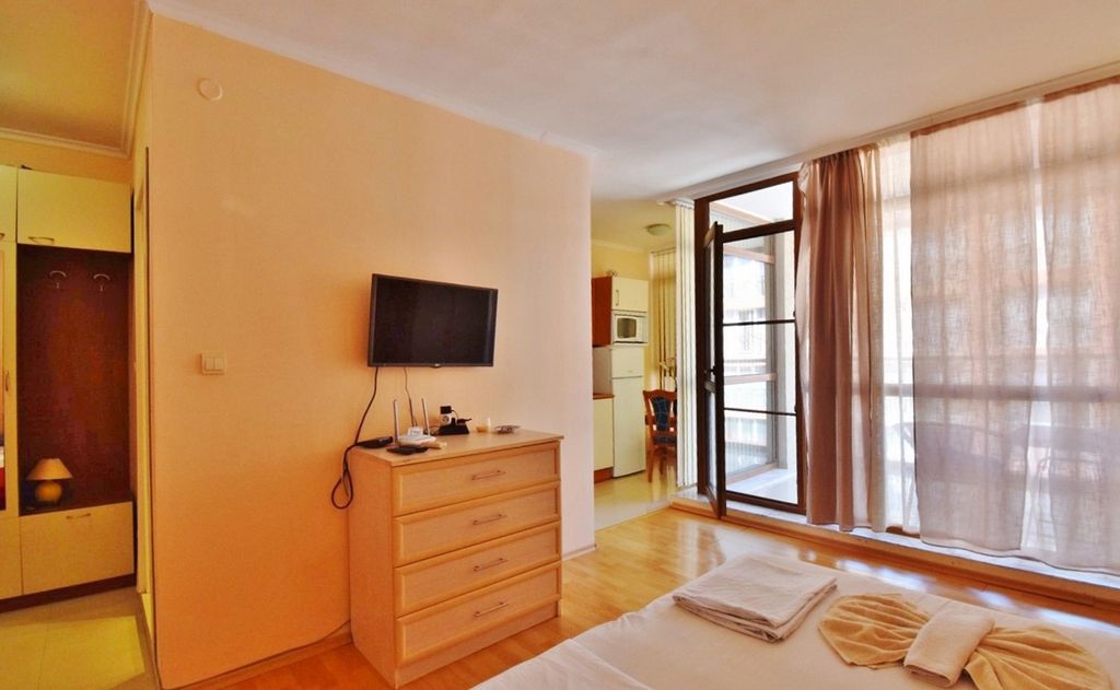 Property photo 3 of 10