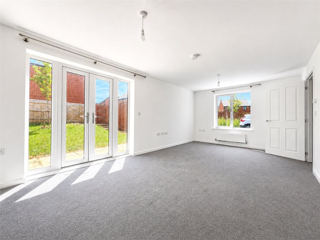 Property photo 2 of 13 Picture No. 11