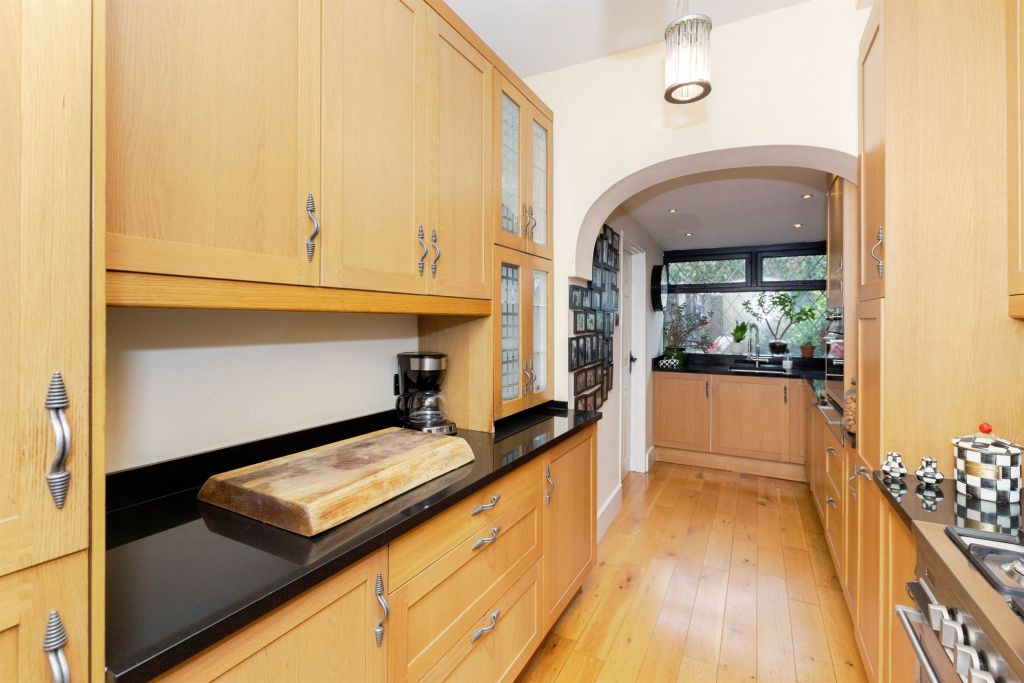 Property photo 3 of 26