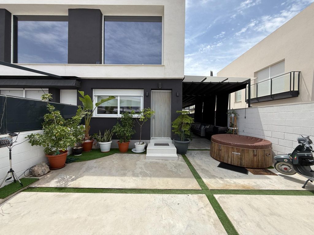 Property photo 3 of 31