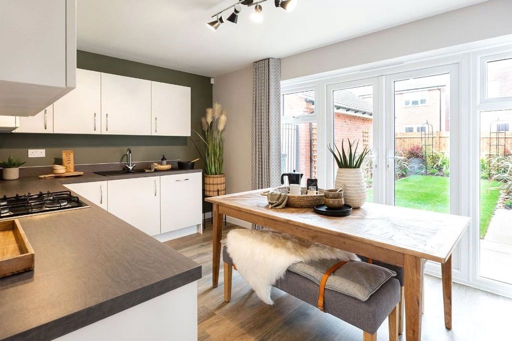 Property photo 3 of 8 Kitchen/Dining