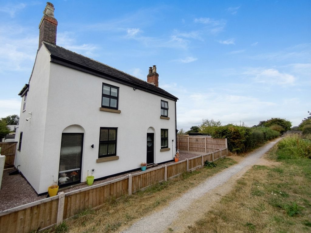 Property photo 2 of 40