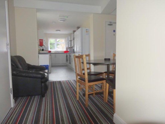 Property photo 3 of 15 90 Pdw Lounge And Kitchen..Jpg