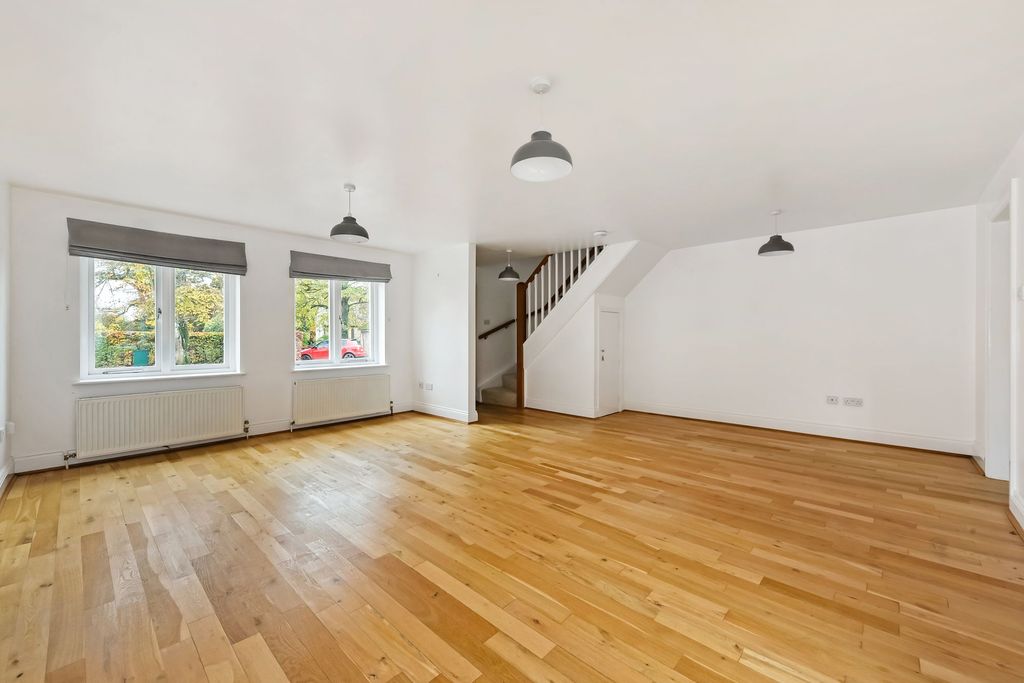 Property photo 3 of 27