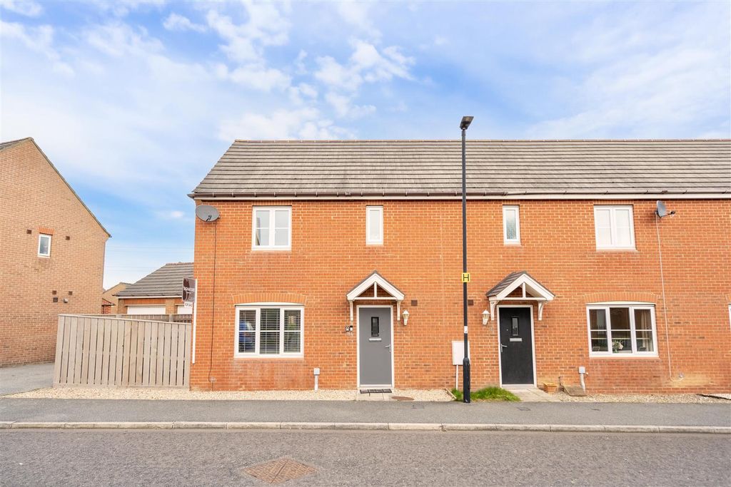 Property photo 1 of 9 External