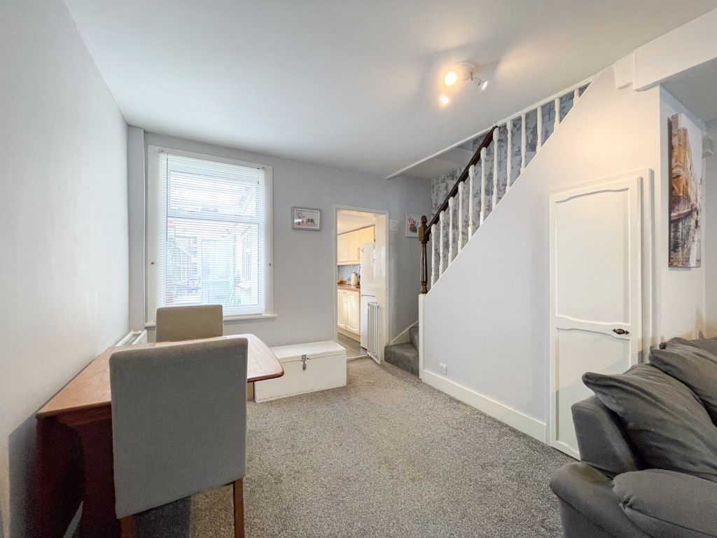 Property photo 3 of 13 3447806