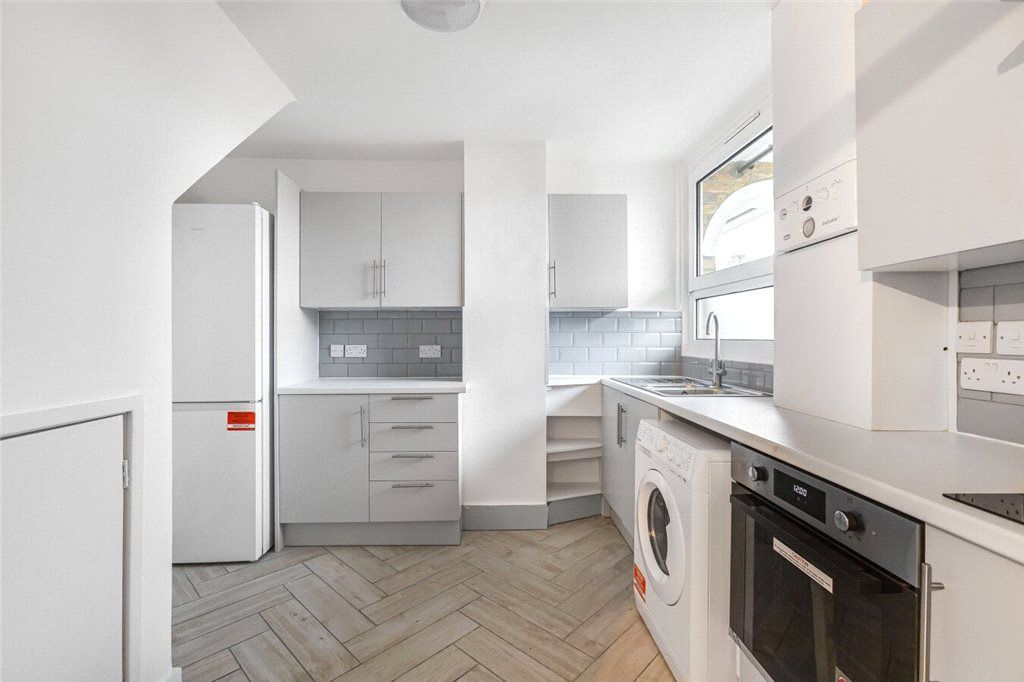Property photo 1 of 11 Kitchen