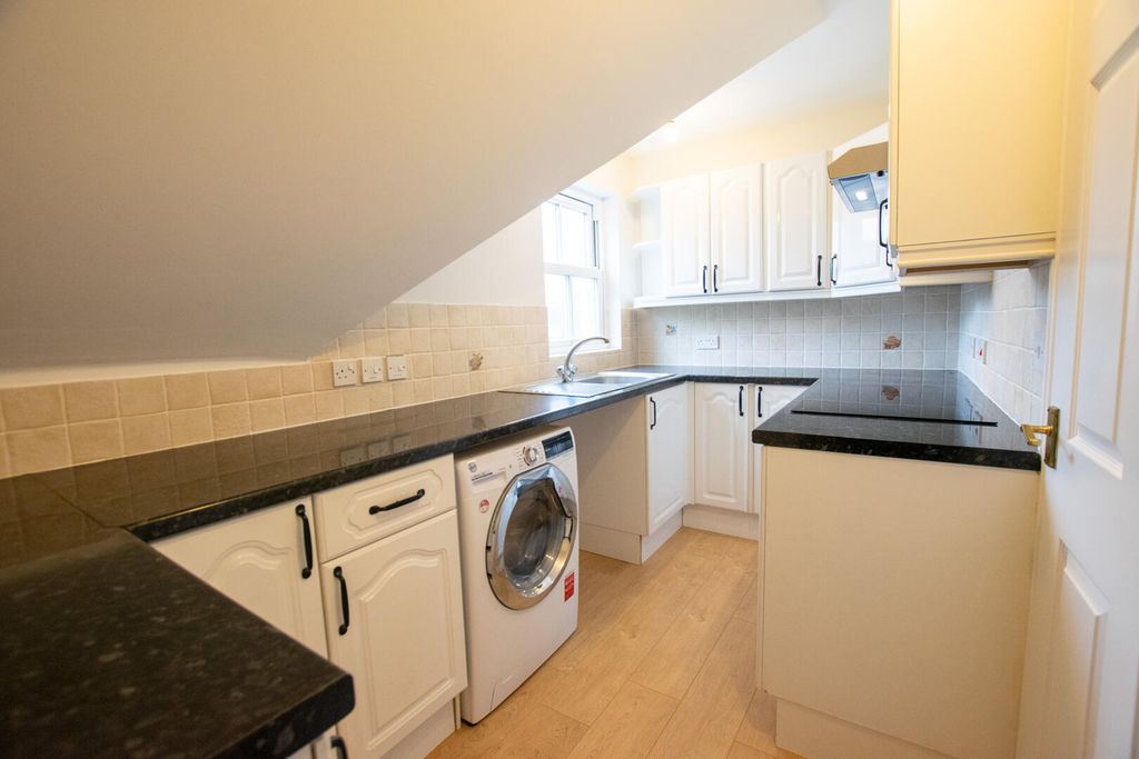 Property photo 2 of 10 Kitchen