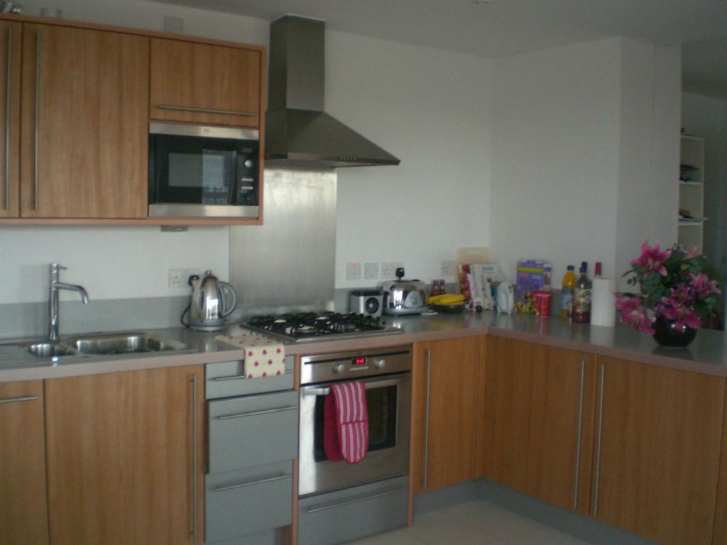 Property photo 3 of 14 Kitchen