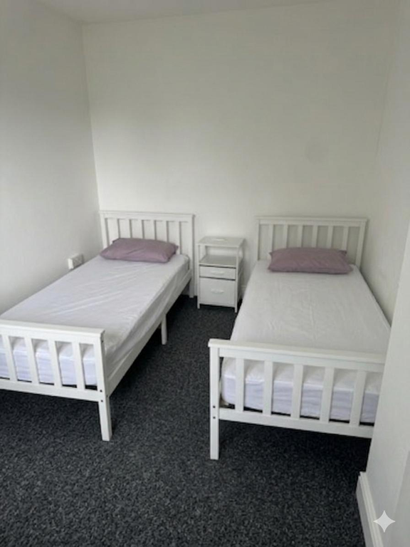 Property photo 1 of 2