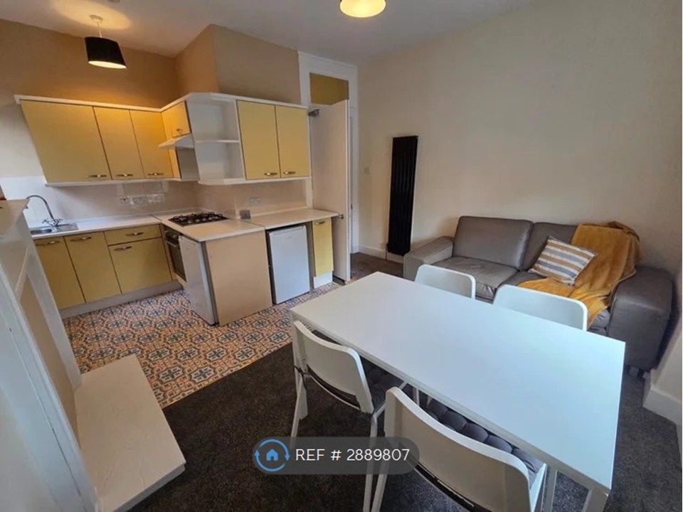 Property photo 2 of 11
