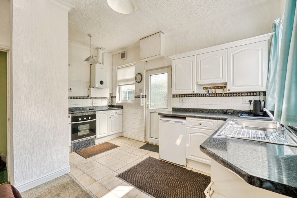 Property photo 2 of 13 Breakfast Kitchen