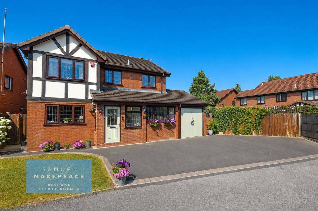 Property photo 1 of 31 Impressive Four-Bedroom Detached Home In A Peaceful Cul-De-Sac