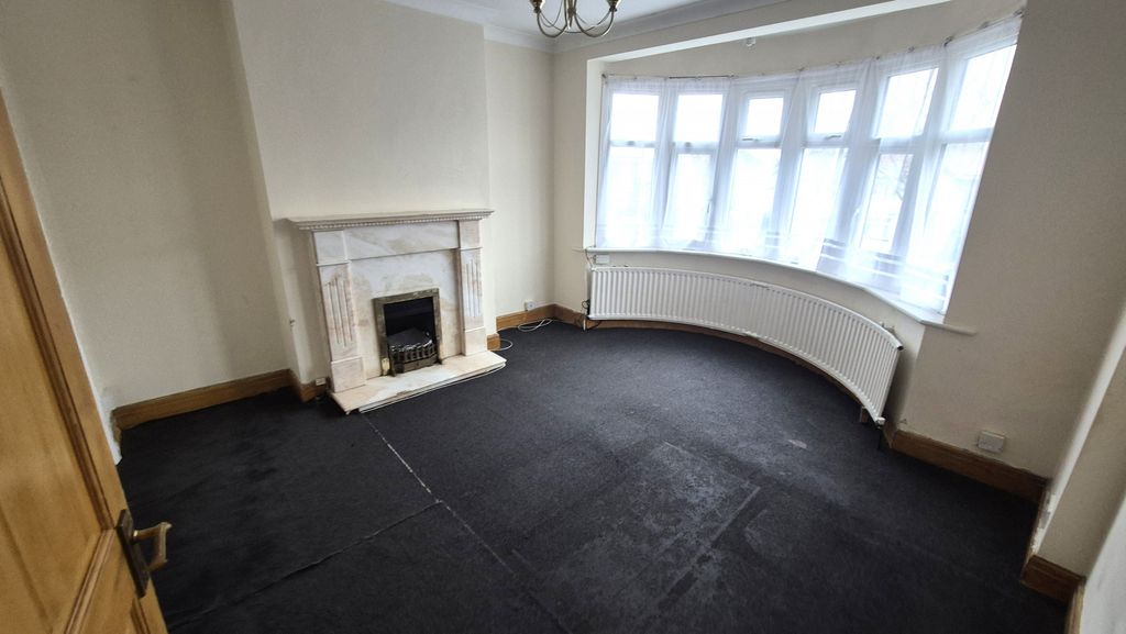 Property photo 2 of 14 Gallery