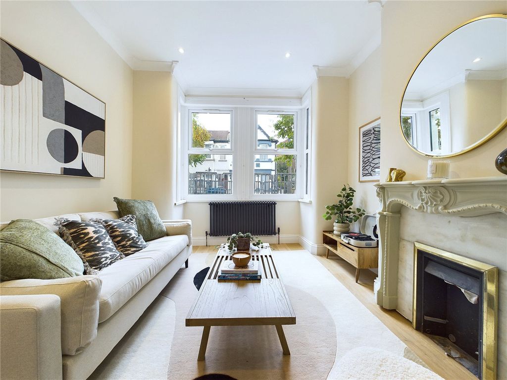 Property photo 2 of 26 Picture No. 18