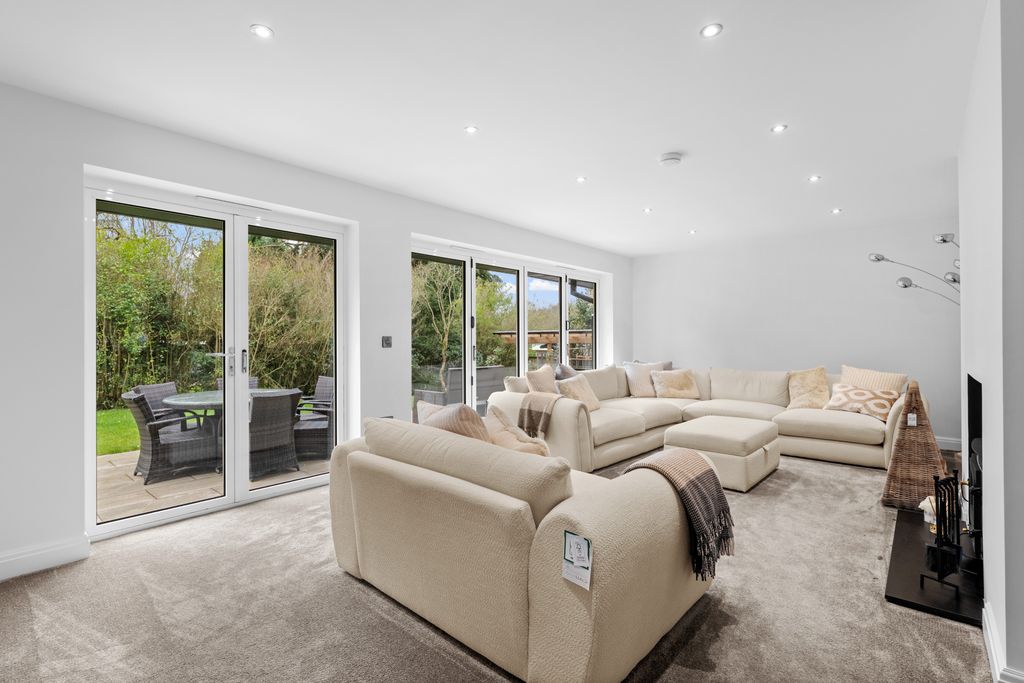 Property photo 1 of 34