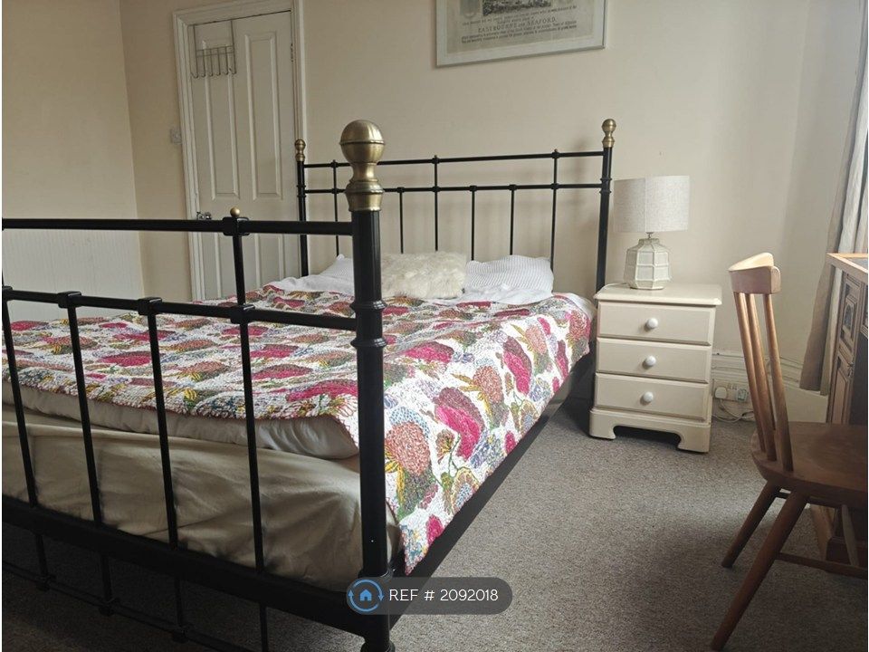 Property photo 3 of 11 Room 2 - £610 Per Month