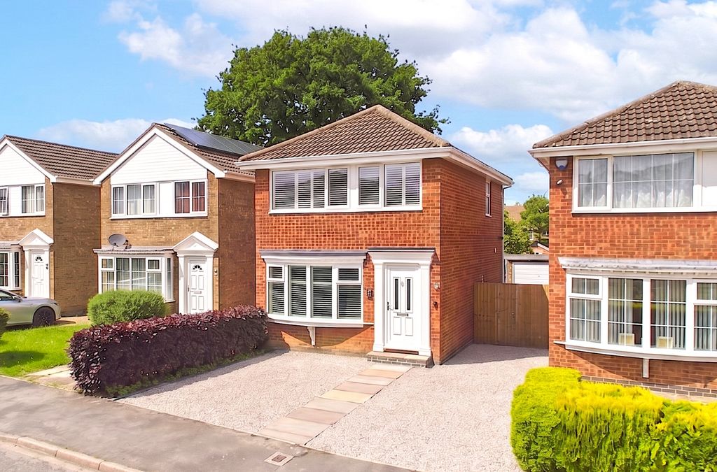 Property photo 1 of 15 Netherwindings - Front