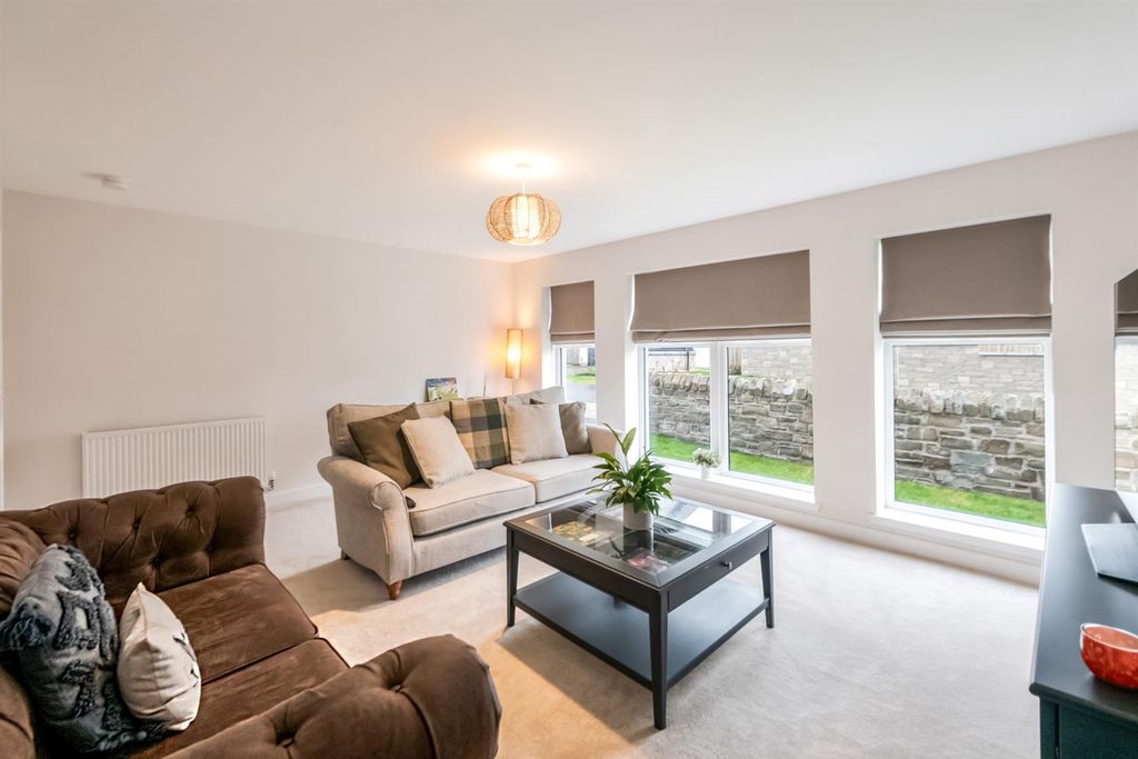 Property photo 2 of 45 Lounge