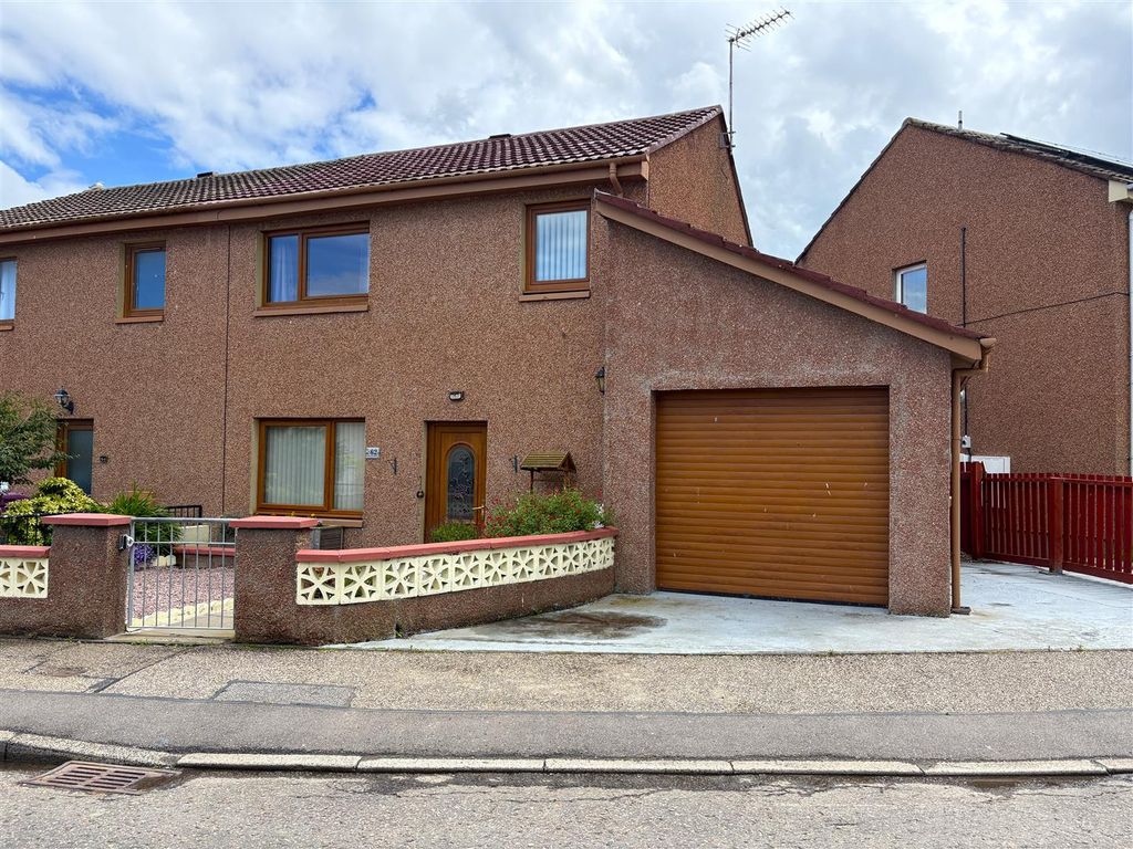 Property photo 1 of 21 62 Robertson Drive, Elgin