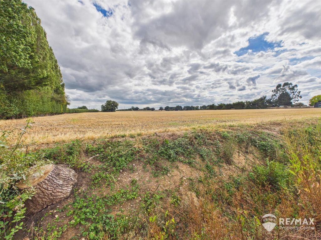 Property photo 2 of 23 Cam02842G0-Pr0414-Still045.Jpg