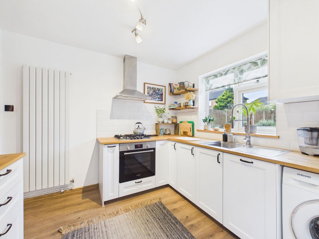 Property photo 3 of 20 Kitchen