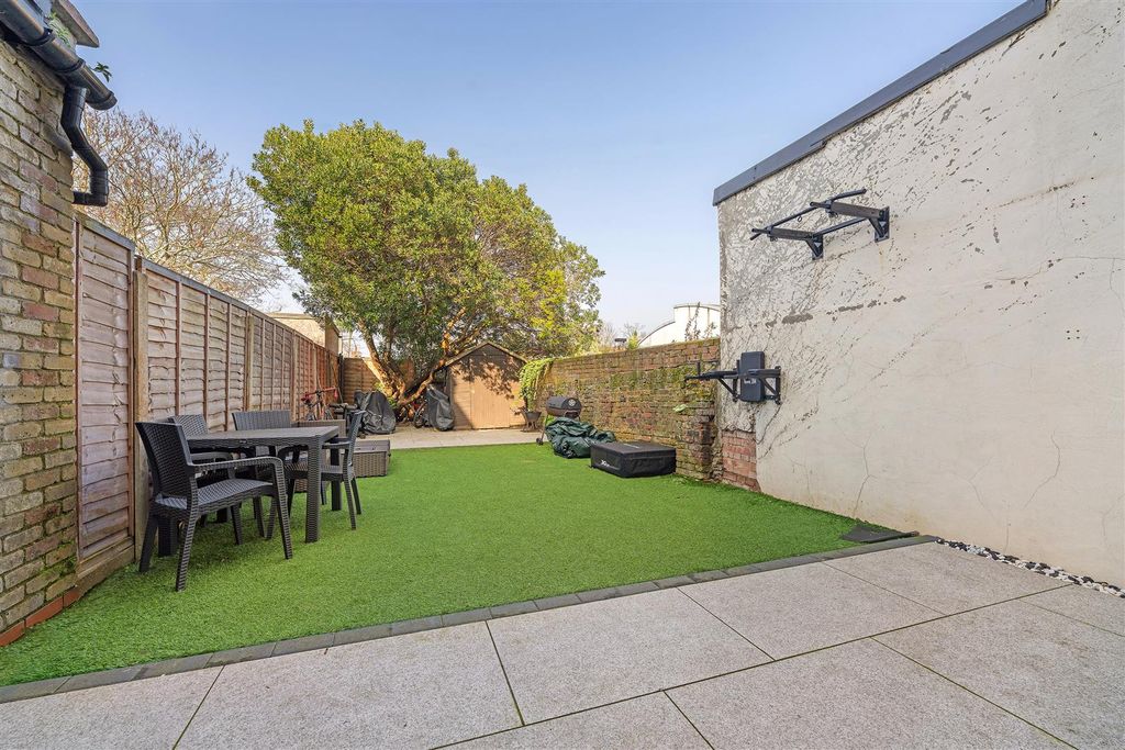 Property photo 2 of 15