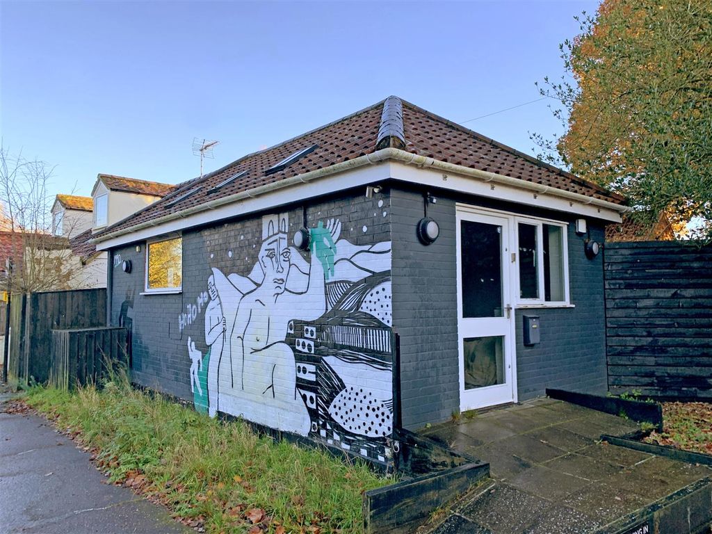 Property photo 1 of 10