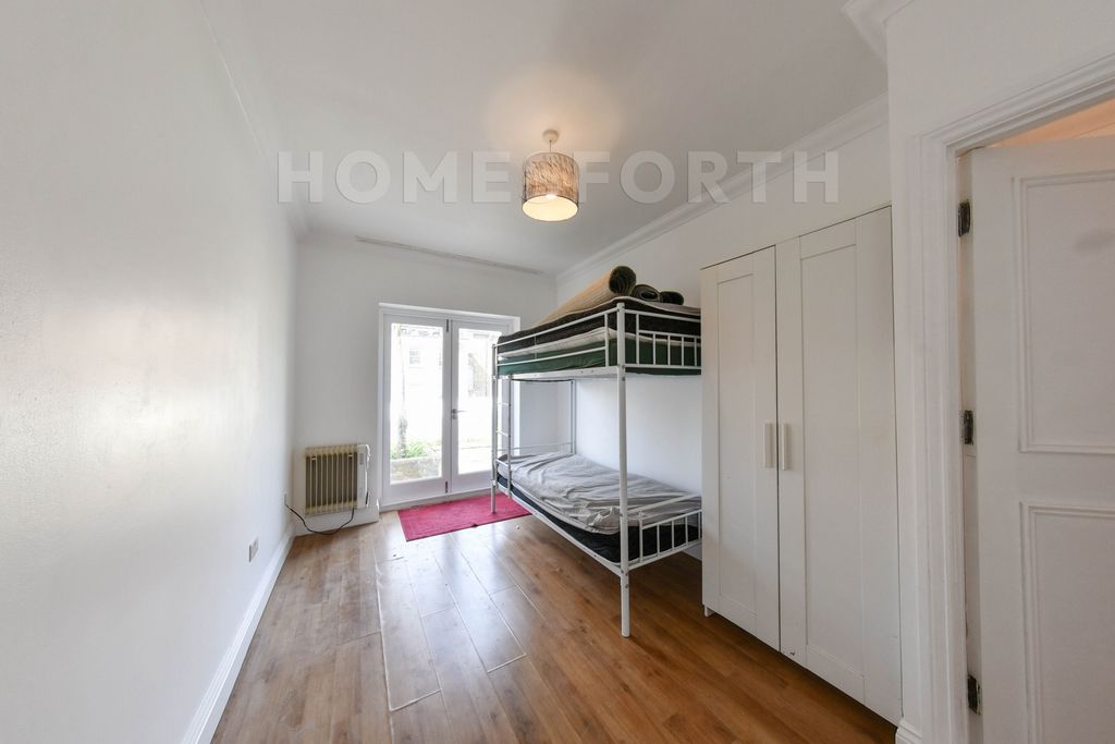 Property photo 3 of 10 Photo 6