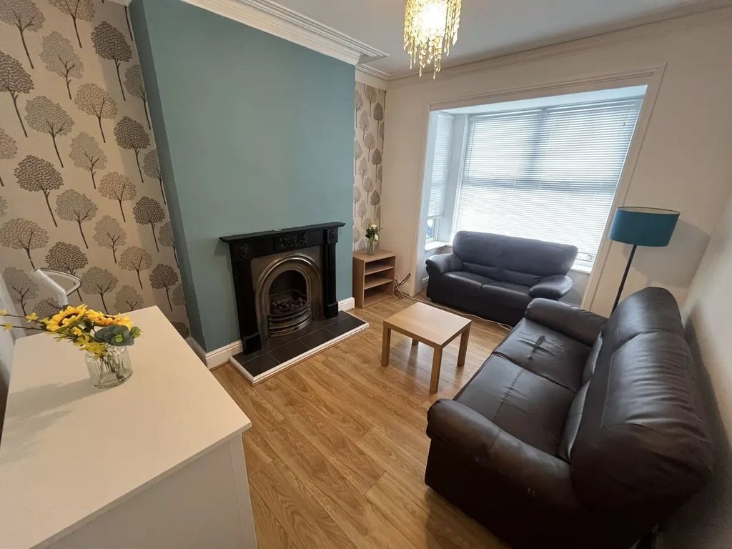 Property photo 2 of 14 Picture No. 04