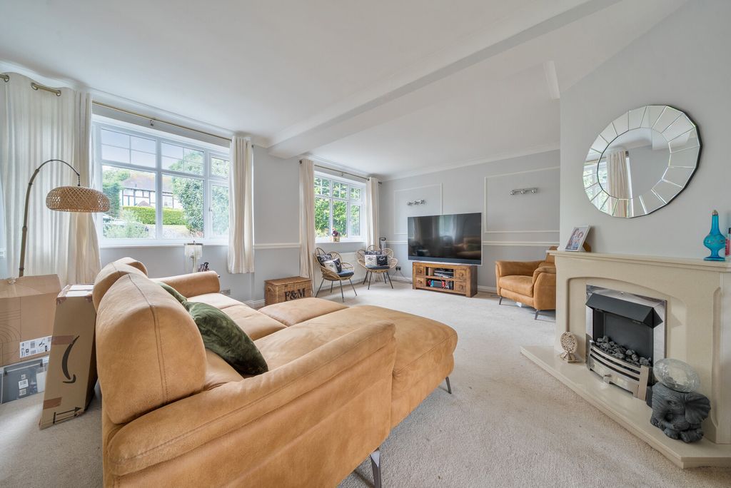 Property photo 3 of 17 1315048-9-685d8c3...